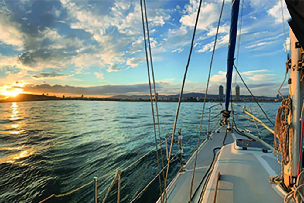 Botel Sailing&stay - A Night Onboard With Your Sailing Experience *